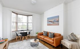 Serenity Square - Wow Location Central Brighton Sleeps 4